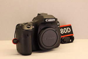 Canon 80d (Ekraanil kaitseklaas, Kaelarihm kiirkinnitustega) (1 foto / 8)