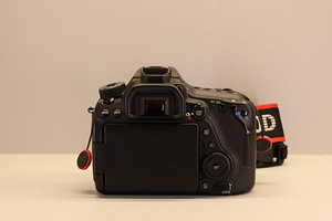 Canon 80d (Ekraanil kaitseklaas, Kaelarihm kiirkinnitustega) (3 foto / 8)