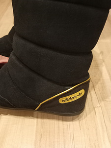 Зимние сапоги Adidas, оригинал (2 фото из 3)