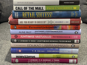 Продаются разные книги (4 фото из 10)