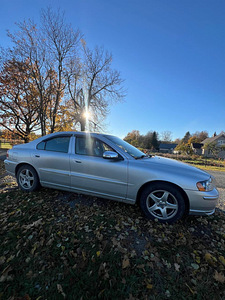 Volvo S60 (7 фото из 15)