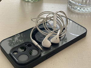 Apple kõrvaklapid originaal (1 foto / 2)