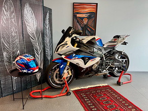 BMW S 1000 RR (2 foto / 10)