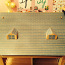 Большой деревянный кукольный домик с мебелью (фото #3)
