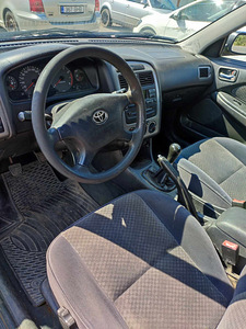 Toyota avensis (3 foto / 6)