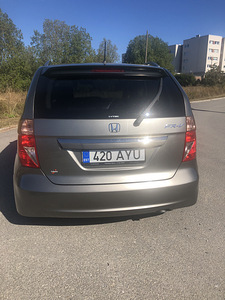 Müüa Honda FR-V (3 foto / 7)