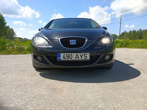 SEAT Leon (4 фото из 5)