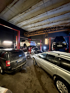 Autolukksepp / automehaanik / automehaanik (6 foto / 7)