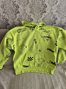Толстовки,L (3 фото из 3)