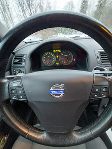 Volvo S40 (15 фото из 15)