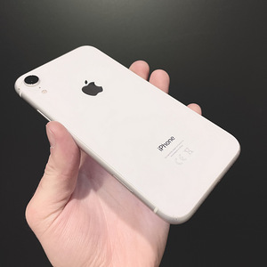 iPhone XR 64GB White (1 foto / 1)