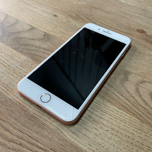 iPhone 8 Plus 64 ГБ, золотой (2 фото из 3)