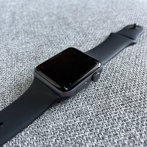 Apple Watch Series 3 42mm GPS Aluminum (2 foto / 3)