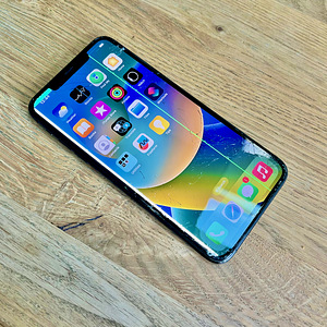 iPhone 11 Pro Max 64GB Space Gray (1 foto / 2)