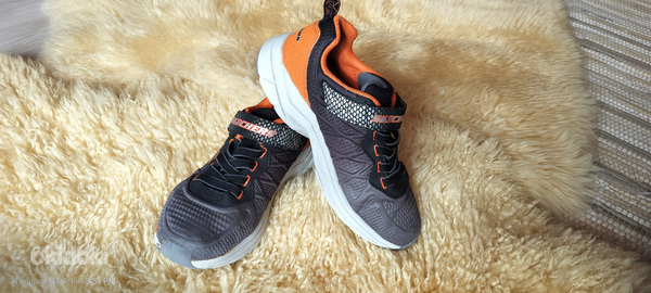 SKECHERS tossud 33