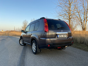 Nissan Xtrail (11 foto / 14)