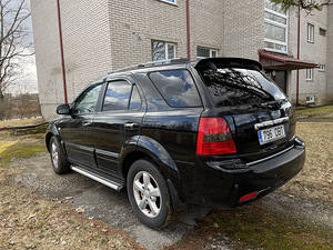 Kia sorento (6 foto / 6)