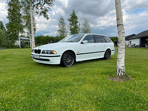 BMW 525i touring manual (2 foto / 10)