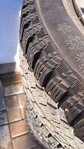 Зимние шины 185/65 R15 с дисками Volvo 4x114.3 (7 фото из 8)