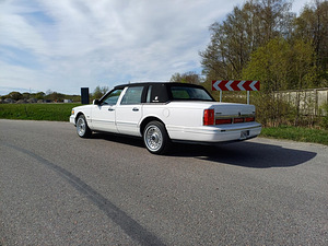 1997 Lincoln Town Car Signature Series (6 foto / 11)