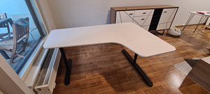 Kirjutuslaud/kontorilaud Ikea 160x110mm (1 foto / 2)