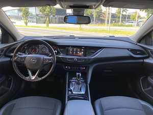 Opel Insignia (9 foto / 13)