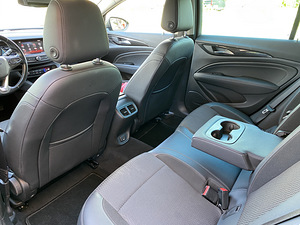 Opel Insignia (13 foto / 13)