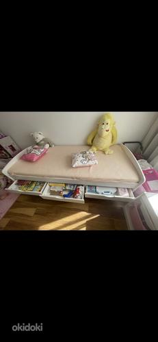 Кровать с матрасами (фото #1)
