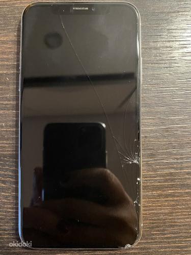 iPhone X (стекло сломано, lcd целый) (фото #1)