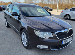 SKODA SUPERB (2 foto / 10)