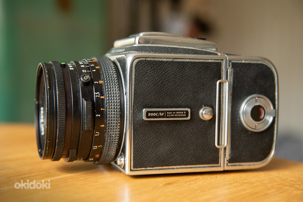 Среднеформатная камера hasselblad 500 C/M + Planar 80mm F2.8 (фото #3)