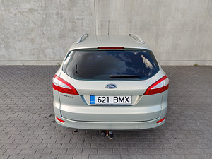 Ford Mondeo Ghia (7 foto / 14)