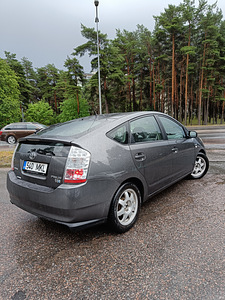 Toyota Prius 20 Hybrid 2007 (1 foto / 11)