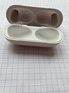 Airpods pro 2 (3 фото из 4)