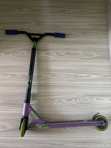 Laste trikitõukeratas Slamm Scooters (1 foto / 3)