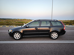 Volvo v50 2.0d 100kw (2 foto / 13)