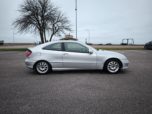 Mercedes Benz sportcoupe c220 105 kW 6-manuaal (9 foto / 9)