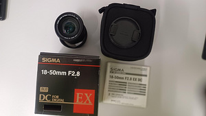 Nikon Sigma 18-50mm f/2.8 EX DC