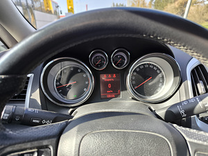 Opel Astra J (5 фото из 5)