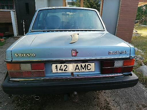Вольво 240 (8 фото из 8)