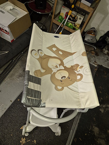 Beebivahetuslaud + vann (2 foto / 3)