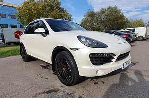 Porsche Cayenne (2 foto / 7)