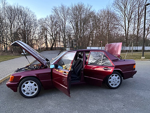 1989a Mercedes Benz W201 190D 2.0D 55kw Babybenz Youngtimer (5 foto / 15)