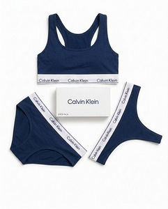 Комплект женского белья Calvin Klein (6 фото из 9)
