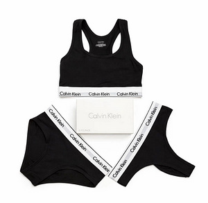 Комплект женского белья Calvin Klein (8 фото из 9)