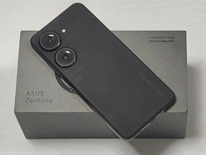 Asus Zenfone 9 (2 фото из 2)