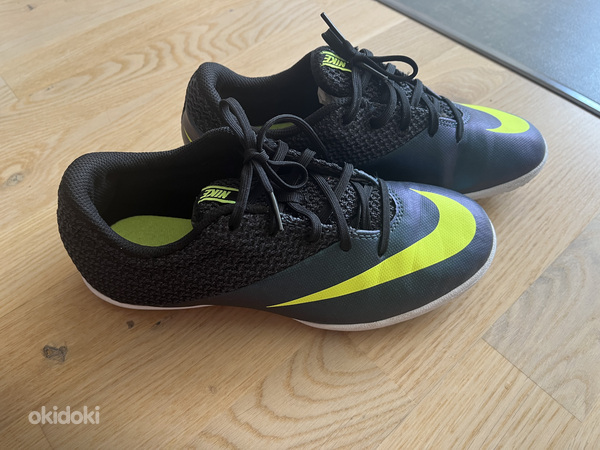 Футбольная обувь для зала NIKE, размер 37,5 (фото #2)