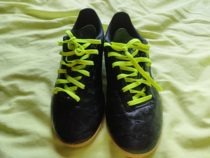 Adidas закрытая обувь 37 (1 фото из 6)