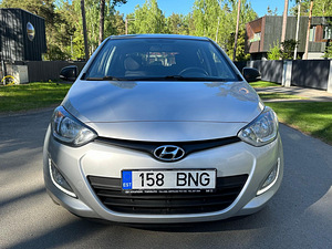 Hyundai i20 2015 facelift 1 omanik esinduse ajalugu (3 foto / 14)
