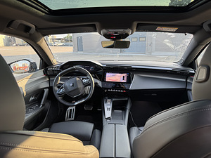 Peugeot 408 GT 225 1.6 PHEV 132kW AT8 (8 foto / 10)